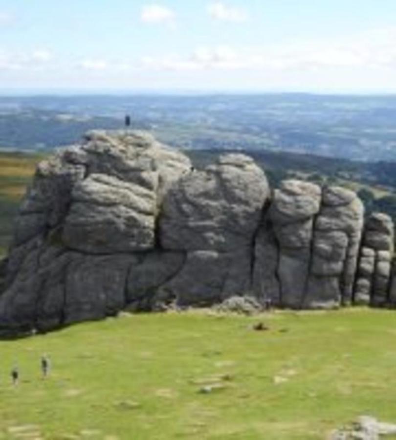 Retro Private Lodge With Hot Tub Nr Dartmoor นิวตันแอบบ็อต ภายนอก รูปภาพ